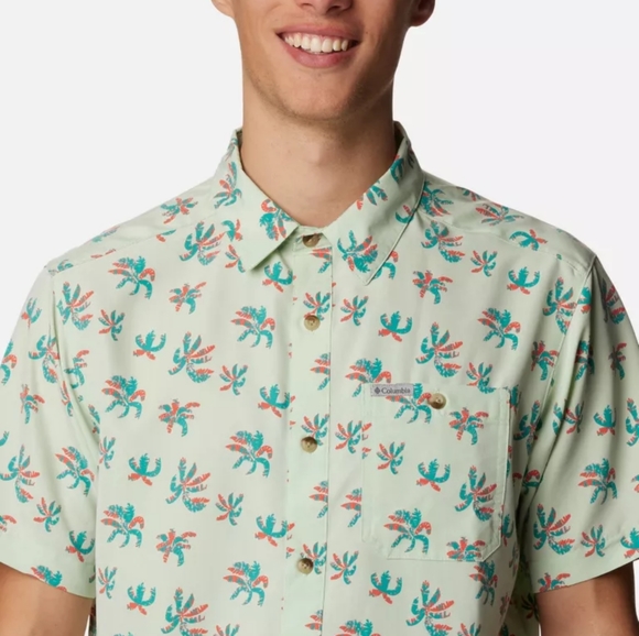 Columbia || Captree Island Short Sleeve Button Down, Small, Light Green - Picture 2 of 5